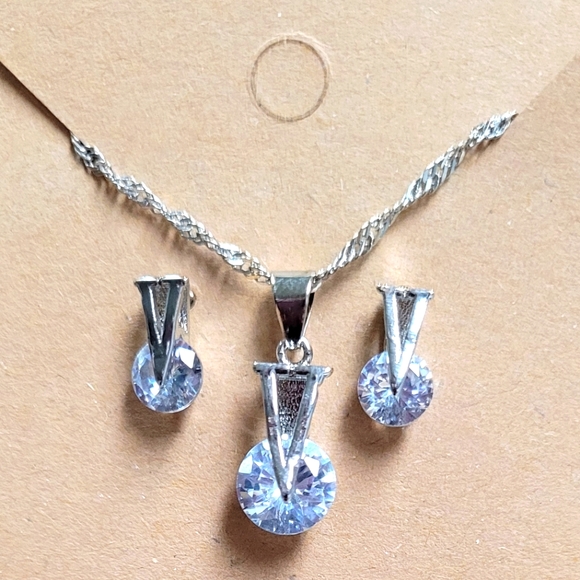 925S Crystal V Shaped Pendant Necklace/Earrings Set - Picture 1 of 4